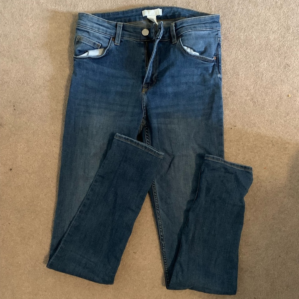Beautiful shade jeans size 6- H&M